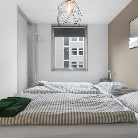 Bright 2br Corner Apt Balcony - 10min Walk To Cs Oslo